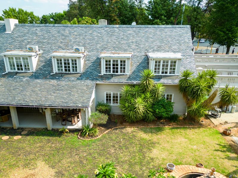 INVESTORS' DREAM IN SANDTON -BRING THE EXTENDED FAMILY TO YOUR NEW HOME - Photo 4