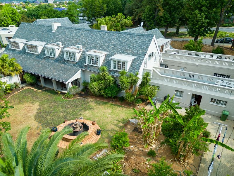 INVESTORS' DREAM IN SANDTON -BRING THE EXTENDED FAMILY TO YOUR NEW HOME - Photo 3