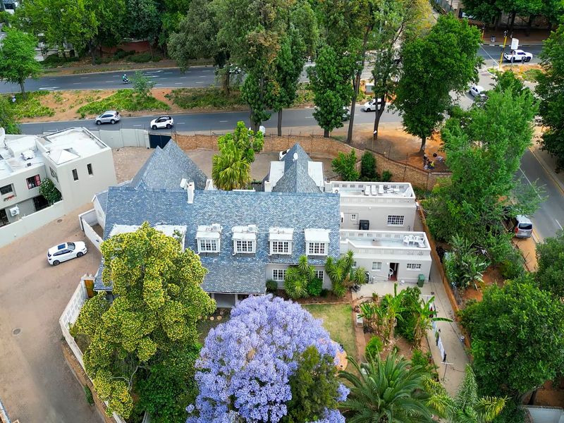 INVESTORS' DREAM IN SANDTON -BRING THE EXTENDED FAMILY TO YOUR NEW HOME - Photo 2