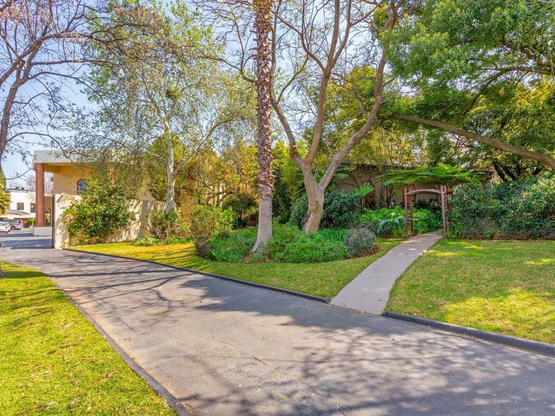 14 Bed 15 Bath Residence For Sale in Bryanston   - Photo 1