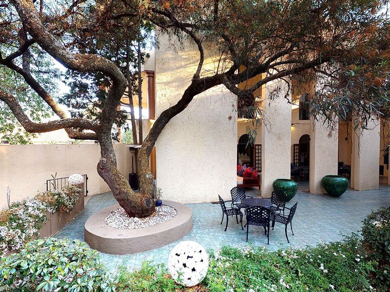 14 Bed 15 Bath Residence For Sale in Bryanston   - Photo 7