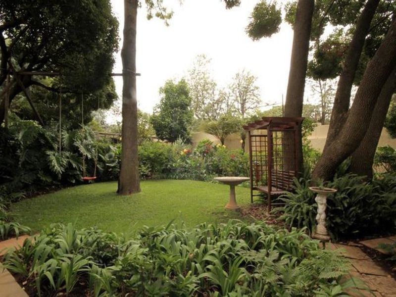 14 Bed 15 Bath Residence For Sale in Bryanston   - Photo 2