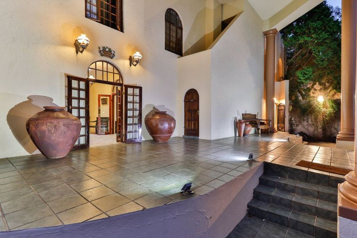 14 Bed 15 Bath Residence For Sale in Bryanston   - Photo 4