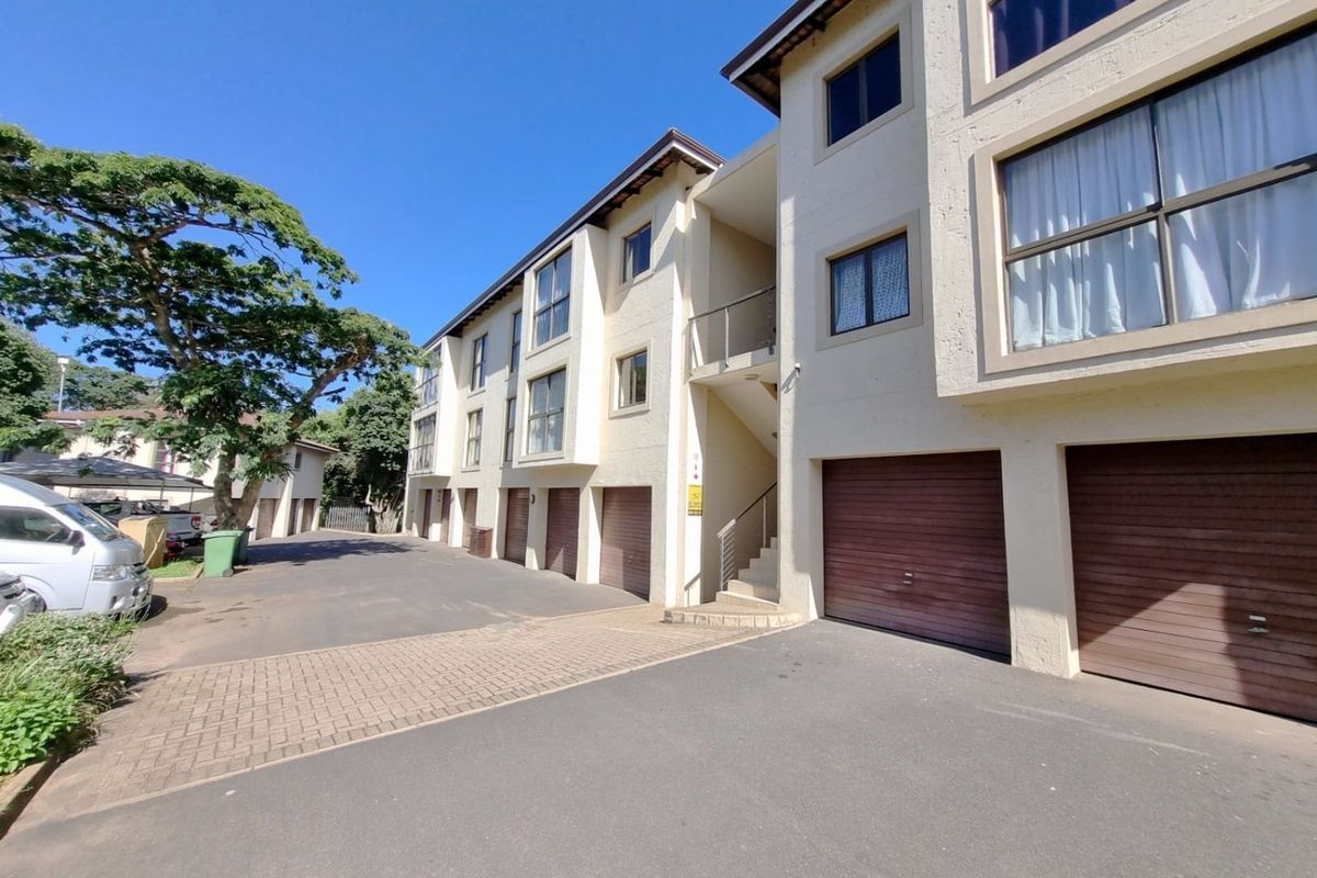 Paradise Living in Illovo Beach, Kingsburgh - Photo 2
