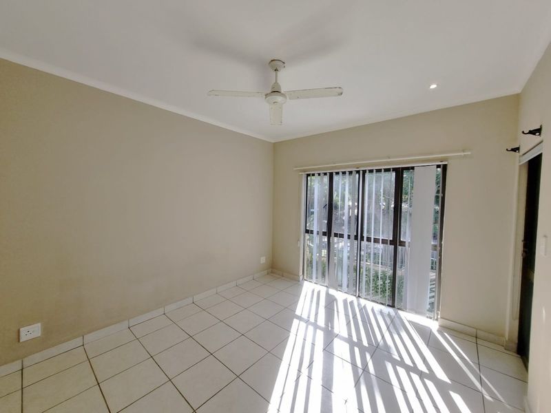 Paradise Living in Illovo Beach, Kingsburgh - Photo 7