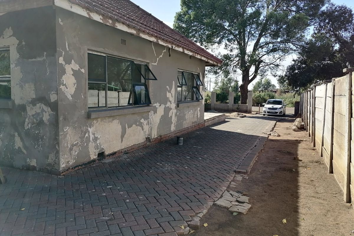 Come and make this your Dream Home in Hilton, Bloemfontein - Photo 2