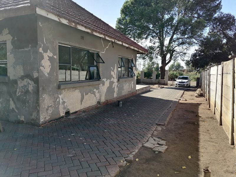 Come and make this your Dream Home in Hilton, Bloemfontein - Photo 2