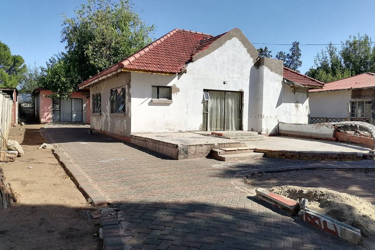Come and make this your Dream Home in Hilton, Bloemfontein - Photo 3