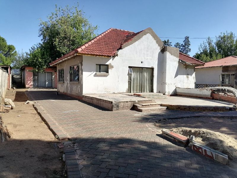 Come and make this your Dream Home in Hilton, Bloemfontein - Photo 3