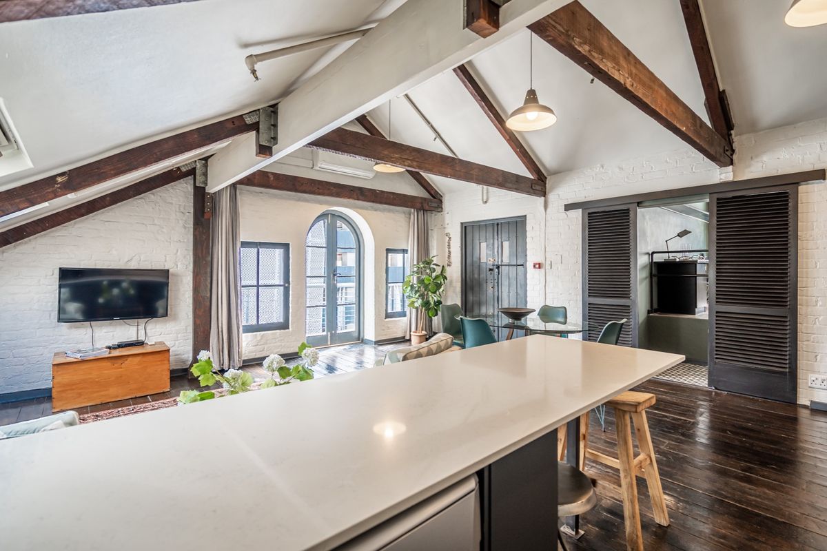 Unique 2 bedroom city apartment  - Photo 4