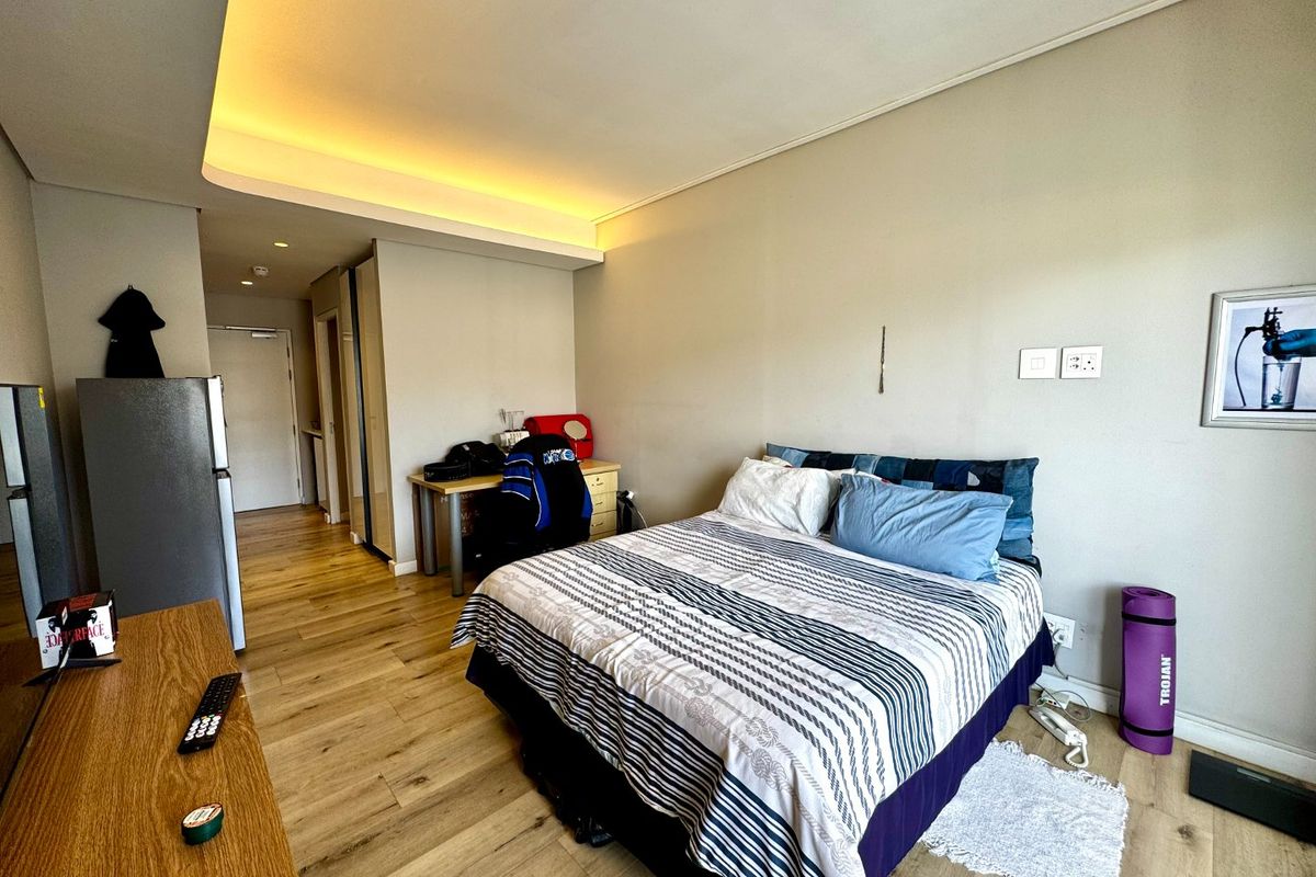 Sunny Studio Apartment in the Heart of Cape Town - Photo 5