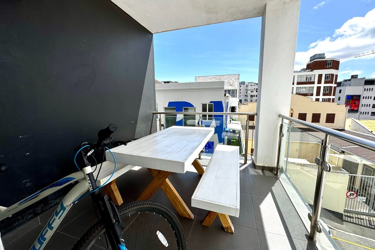 Sunny Studio Apartment in the Heart of Cape Town - Photo 2