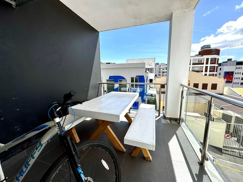 Sunny Studio Apartment in the Heart of Cape Town - Photo 2