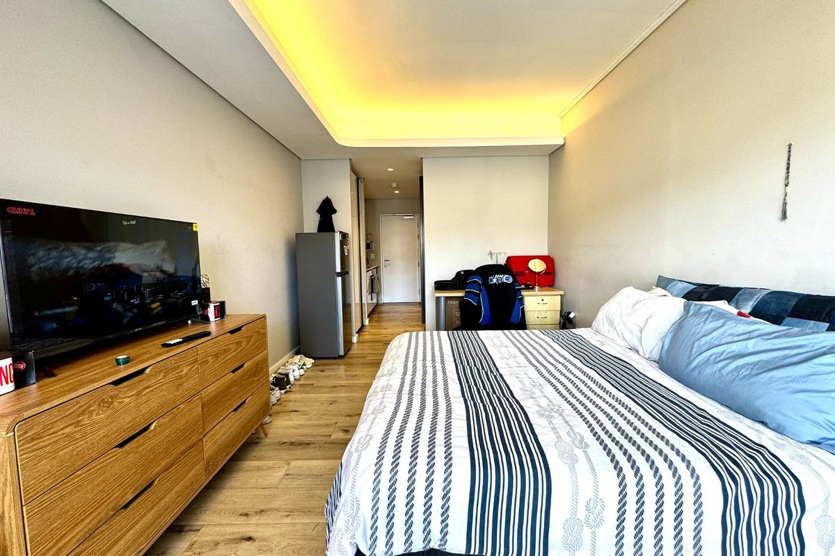 Sunny Studio Apartment in the Heart of Cape Town - Photo 4