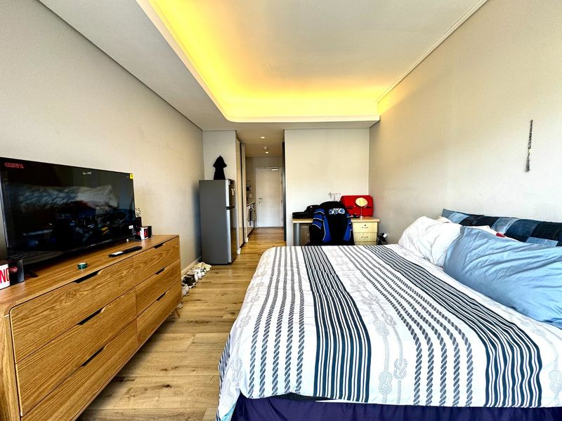 Sunny Studio Apartment in the Heart of Cape Town - Photo 4