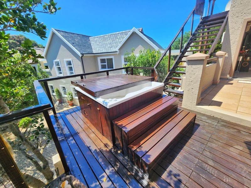 Luxury seaside secure getaway for sale in Wilderness - Photo 7