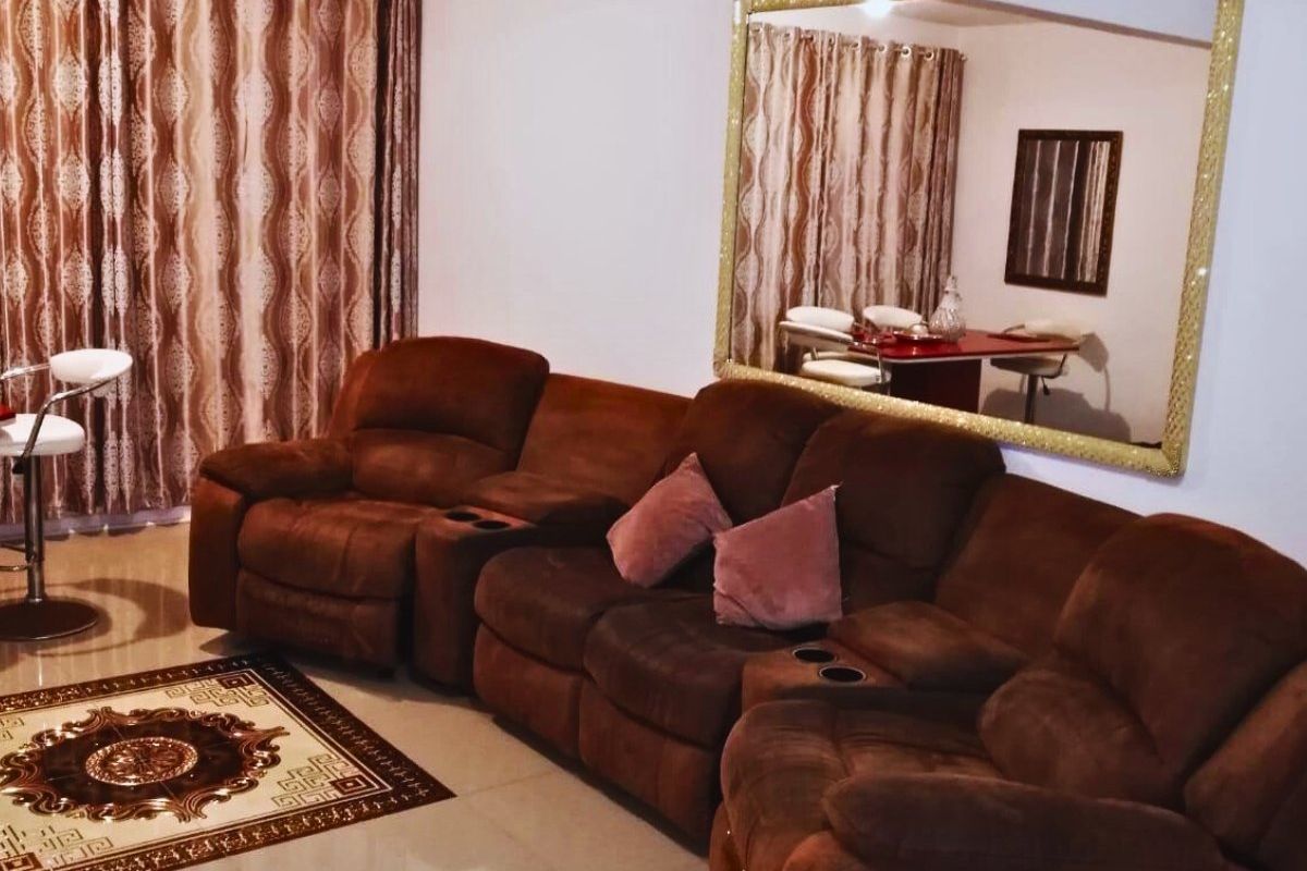 Fully Furnished 2-Bedroom Apartment in Durban North Beach – Minutes from the Golden Mile - Photo 5