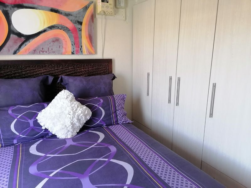 Beautiful, renovated 2 bedroom home with lots of extras in Grassland, Bloemfontein  - Photo 9