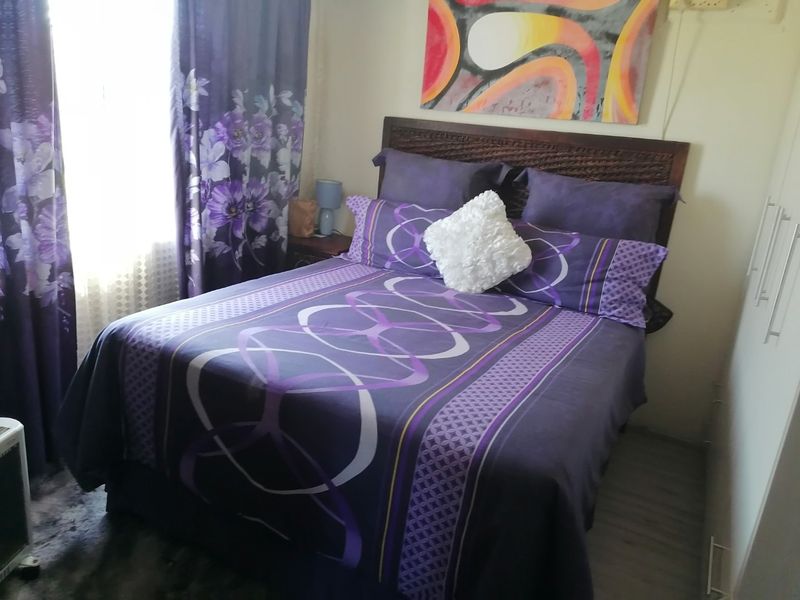 Beautiful, renovated 2 bedroom home with lots of extras in Grassland, Bloemfontein  - Photo 8