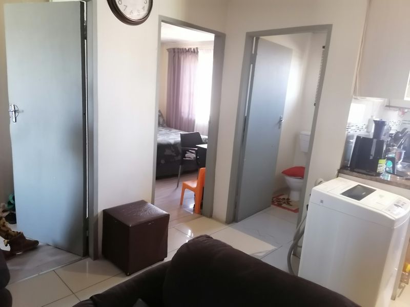 Beautiful, renovated 2 bedroom home with lots of extras in Grassland, Bloemfontein  - Photo 7