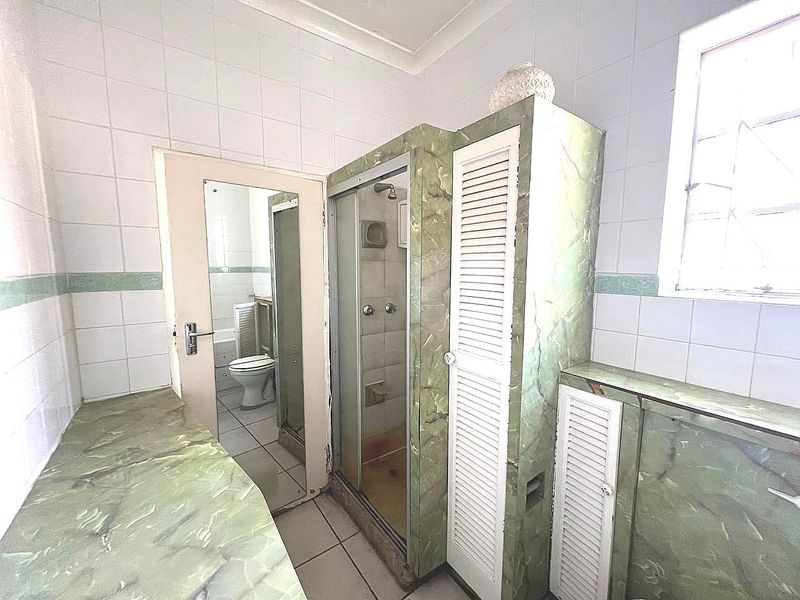 13 Bedroom  Accredited Commune. Par Excellence. Brixton  - Photo 10