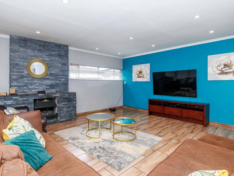 Great Investment Property or suitable for a Large Family - Photo 2