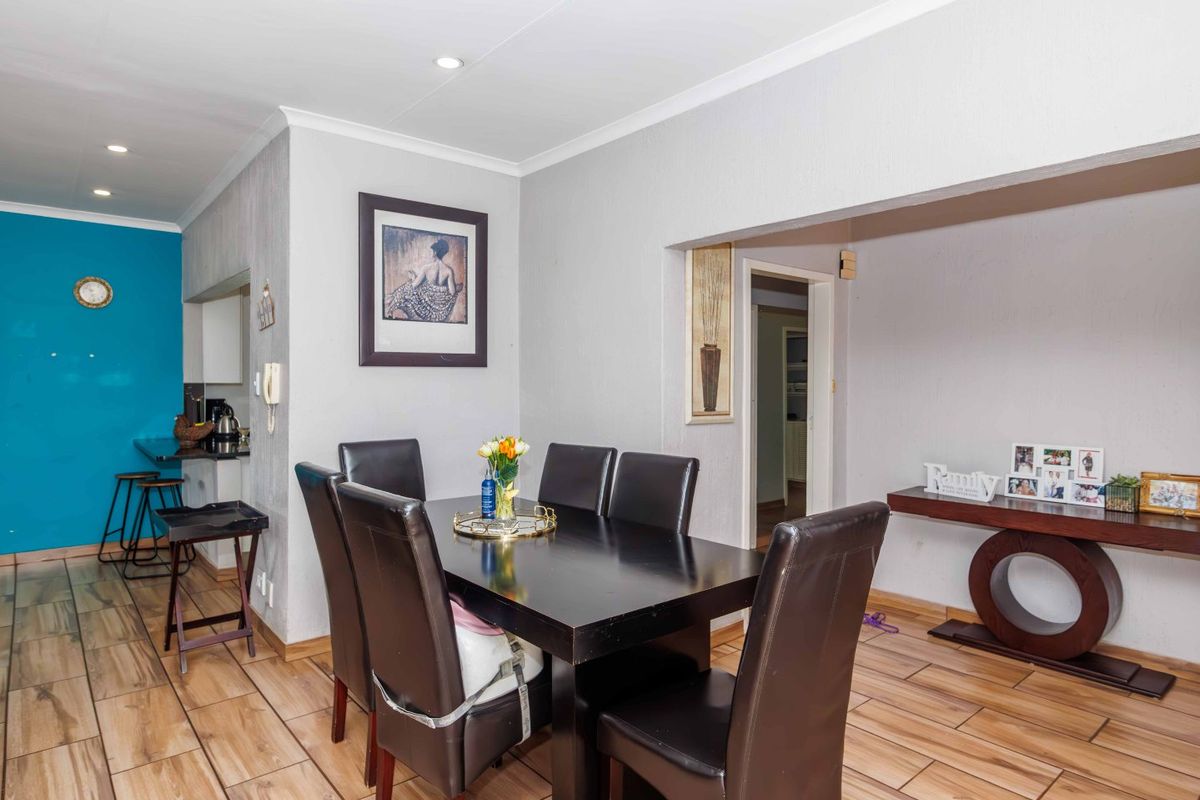 Great Investment Property or suitable for a Large Family - Photo 5