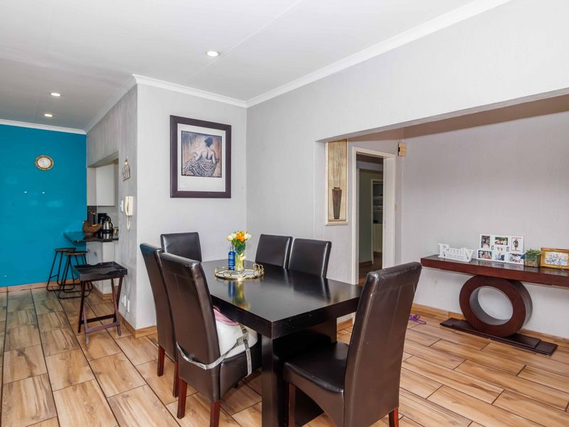 Great Investment Property or suitable for a Large Family - Photo 5