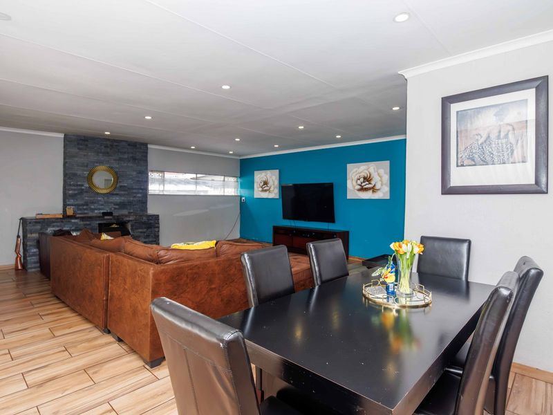 Great Investment Property or suitable for a Large Family - Photo 4