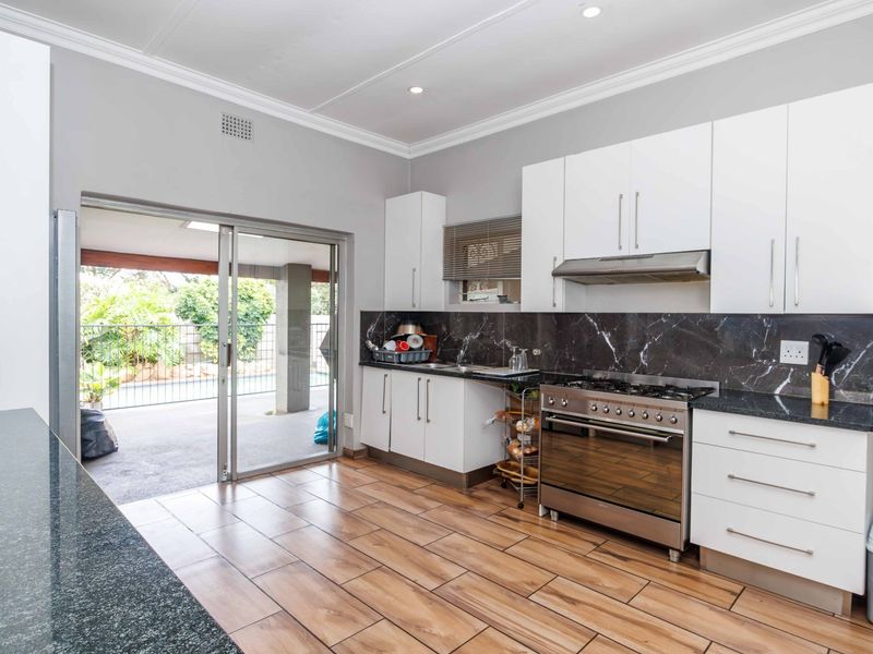 Great Investment Property or suitable for a Large Family - Photo 10