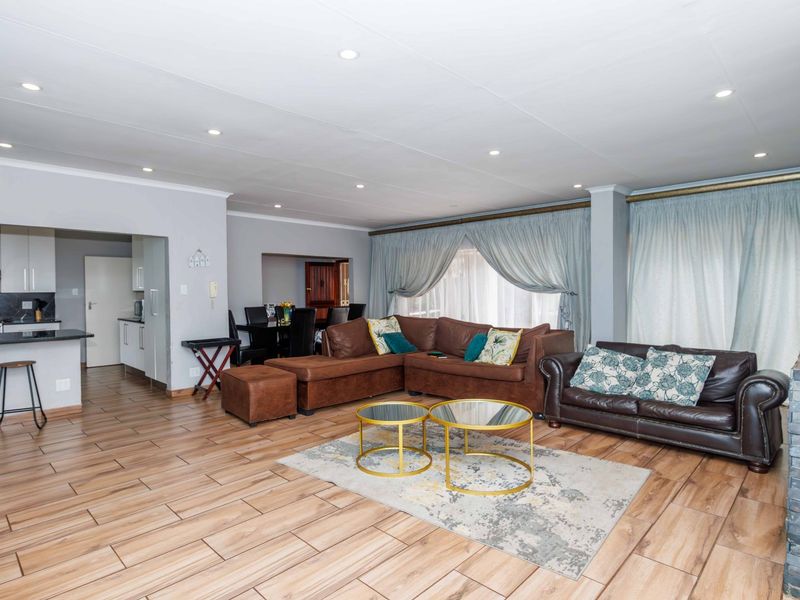 Great Investment Property or suitable for a Large Family - Photo 3