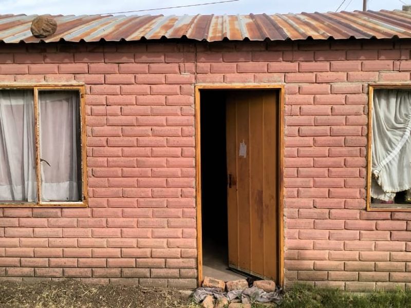 Neat 4 Room House for Sale in Section D,  Botshabelo, Bloemfontein  - Photo 2