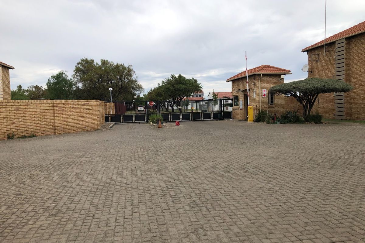 2 Bedroom ground floor apartment  - Photo 2