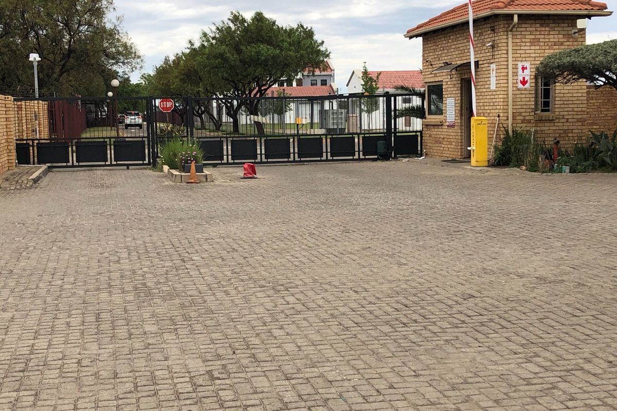 2 Bedroom ground floor apartment  - Photo 3