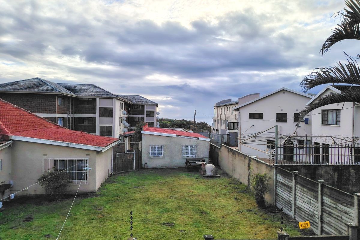 Eighteen steps to Coastal living at it's best.  - Photo 2