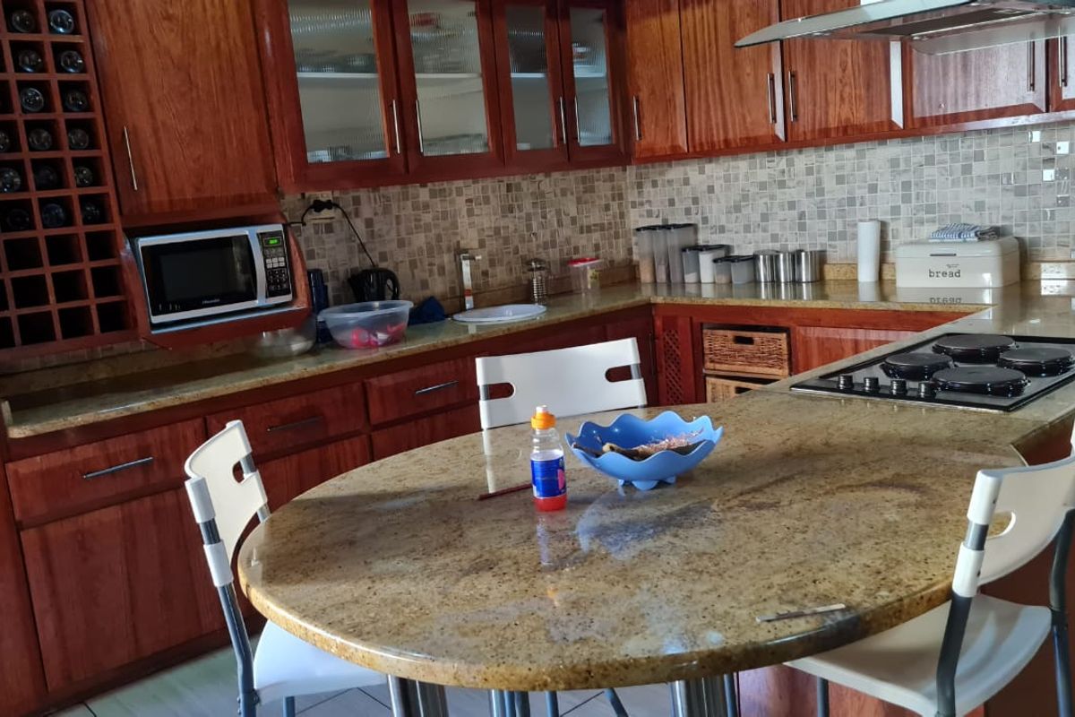 House for Sale  in Thohoyandou ,Makwarela  - Photo 3