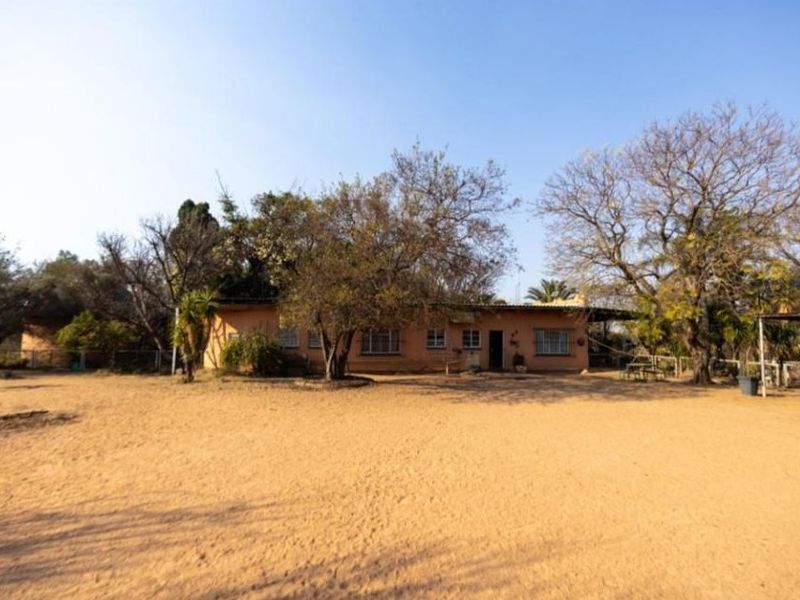 Off-Grid Bushveld Bliss with Solar, Boreholes & Space to Grow — Just 30km from Annlin - Photo 7