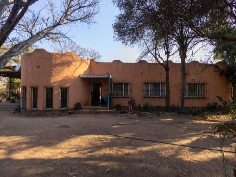 Off-Grid Bushveld Bliss with Solar, Boreholes & Space to Grow — Just 30km from Annlin - Photo 6