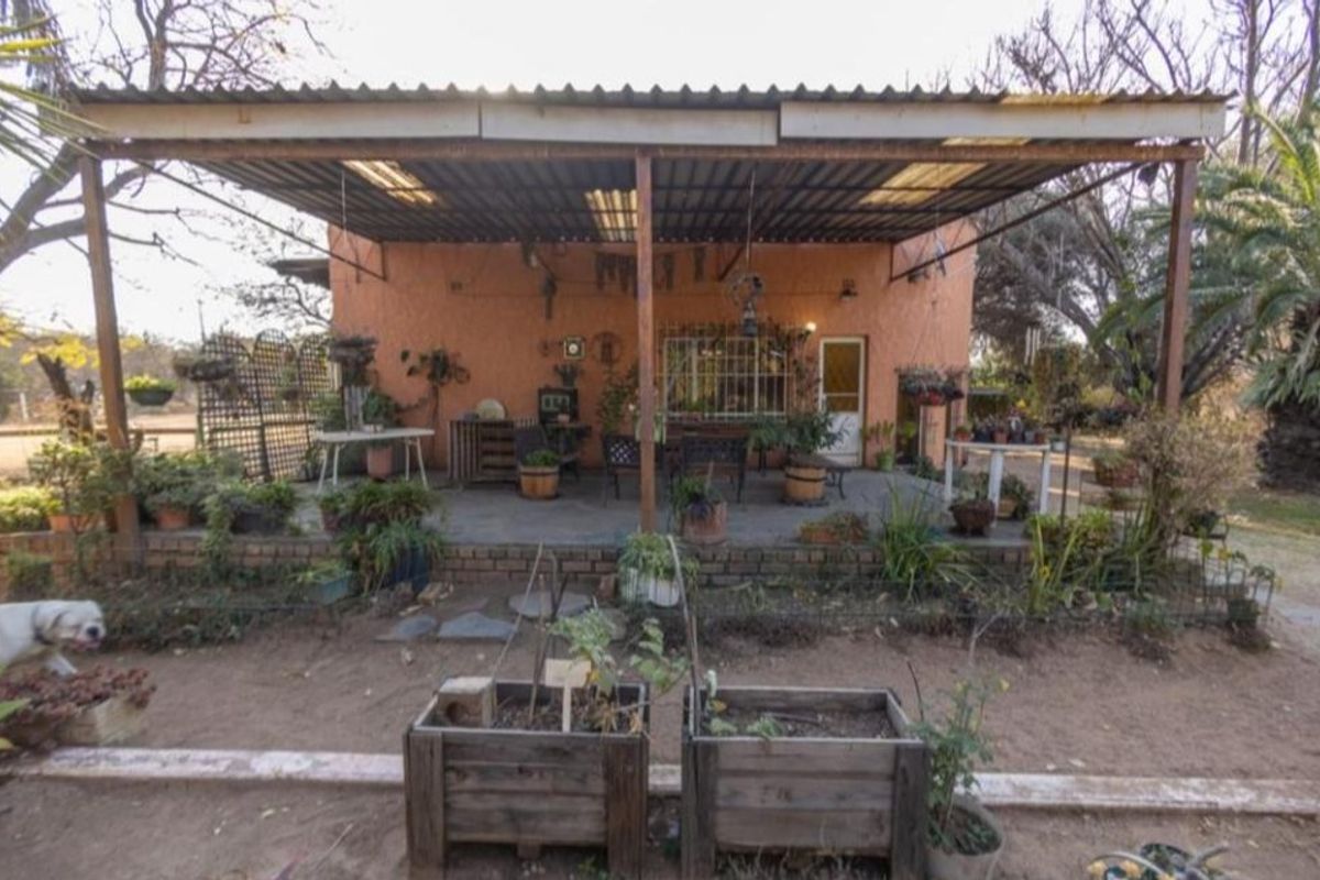 Off-Grid Bushveld Bliss with Solar, Boreholes & Space to Grow — Just 30km from Annlin - Photo 5