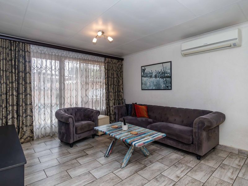 Lovely 3 Bedroom Home in Boomed Suburb - Photo 8