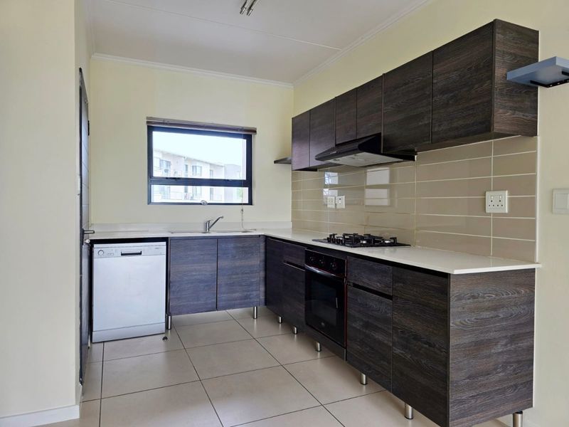 Elegant 2-Bedroom, 2-Bathroom Apartment for Rent in The William Lifestyle Estate - Photo 4