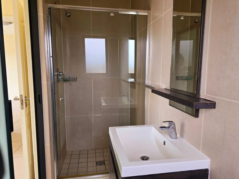 Elegant 2-Bedroom, 2-Bathroom Apartment for Rent in The William Lifestyle Estate - Photo 9