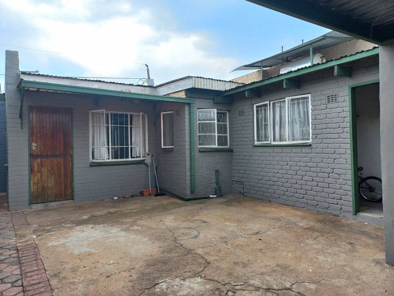 Sophiatown: 6 Bed - 3 Appartments - Home Investment!!! - Photo 10