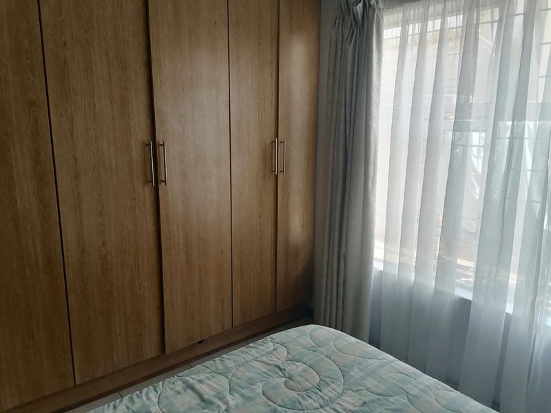 Lovely 2 Bedroom Town house for Sale in Pellissier , Bloemfontein  - Photo 8