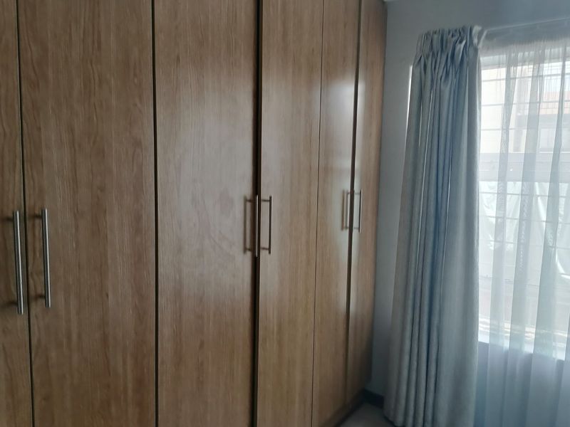 Lovely 2 Bedroom Town house for Sale in Pellissier , Bloemfontein  - Photo 7