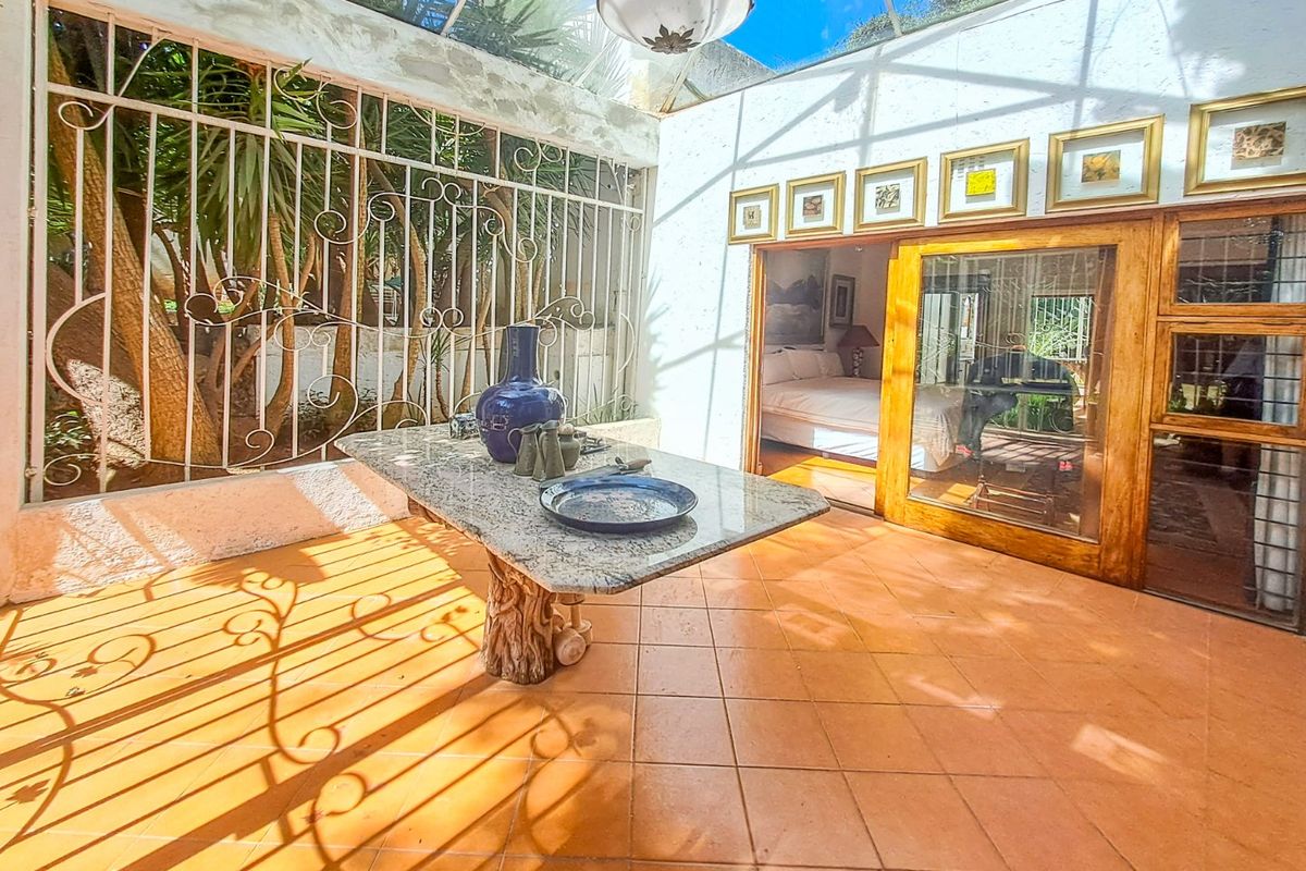Magnificent Family Home and Centrally Located  - Photo 4