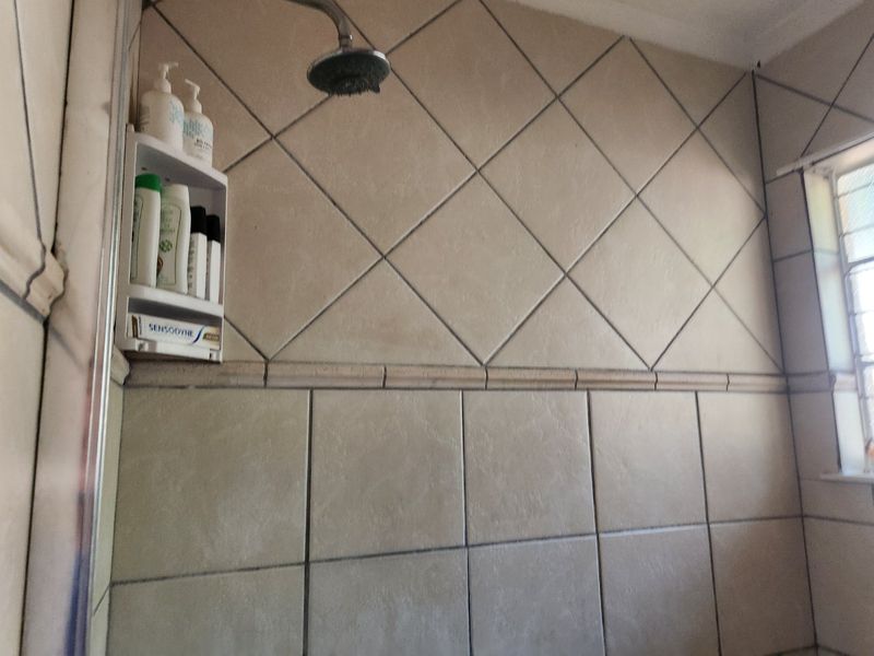 2 Bedrooms. 1 Bathroom and 2 Carports - Photo 5