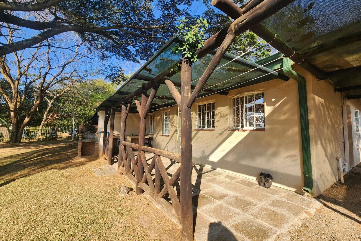 2 Bedrooms. 1 Bathroom and 2 Carports - Photo 2