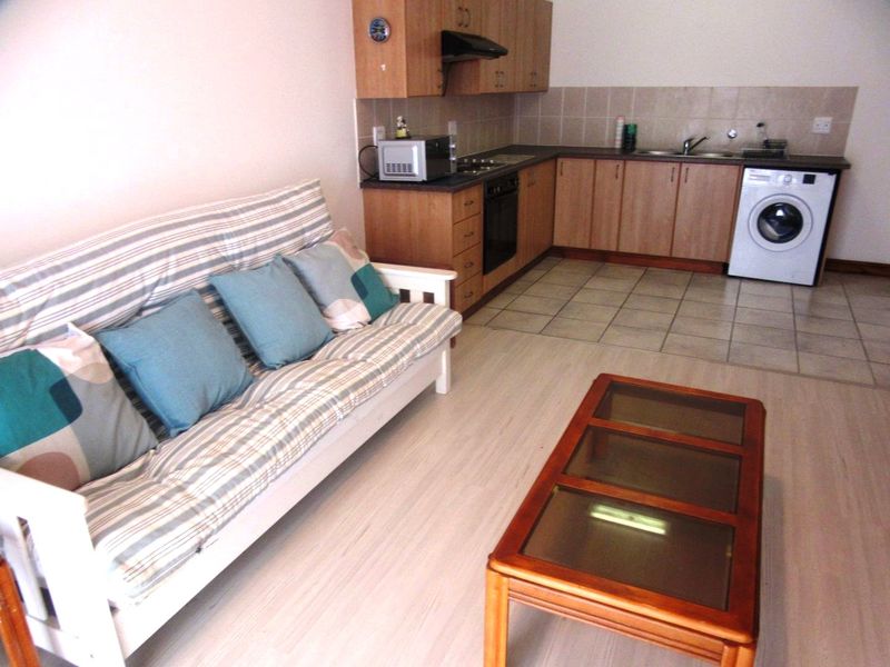 Groenkloof Reebok offers the best of two worlds. Drastically reduced price! - Photo 5