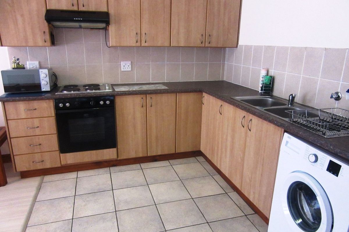 Groenkloof Reebok offers the best of two worlds. Drastically reduced price! - Photo 4